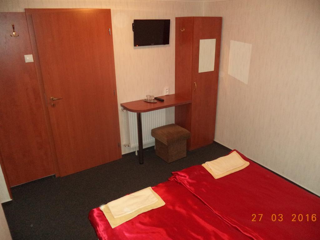 Pension Hostad Gabcikovo Buitenkant foto
