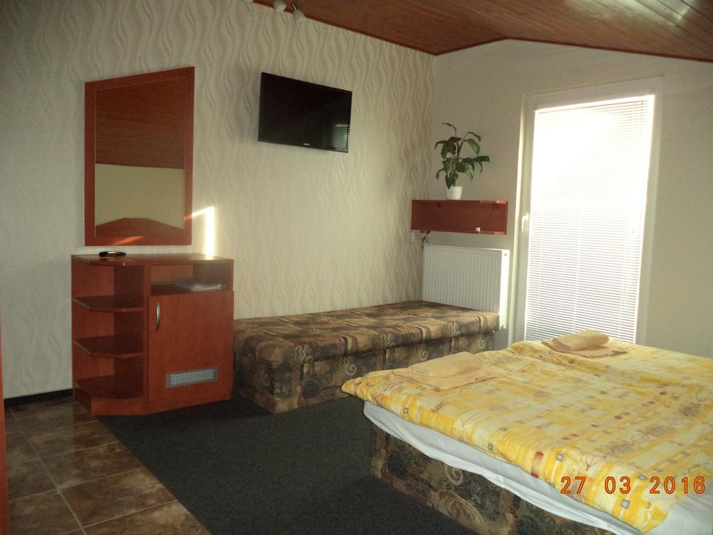 Pension Hostad Gabcikovo Buitenkant foto