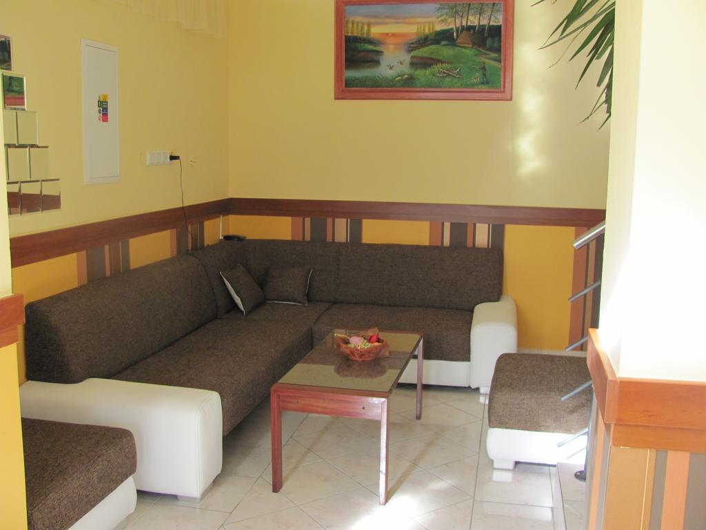 Pension Hostad Gabcikovo Buitenkant foto